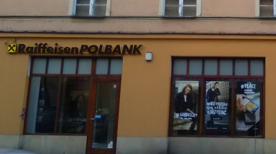 RBI offloads Polish business to BNP Paribas